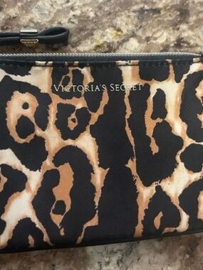 Victoria's Secret - Leopard Print Zip Pouch (Black & Tan)